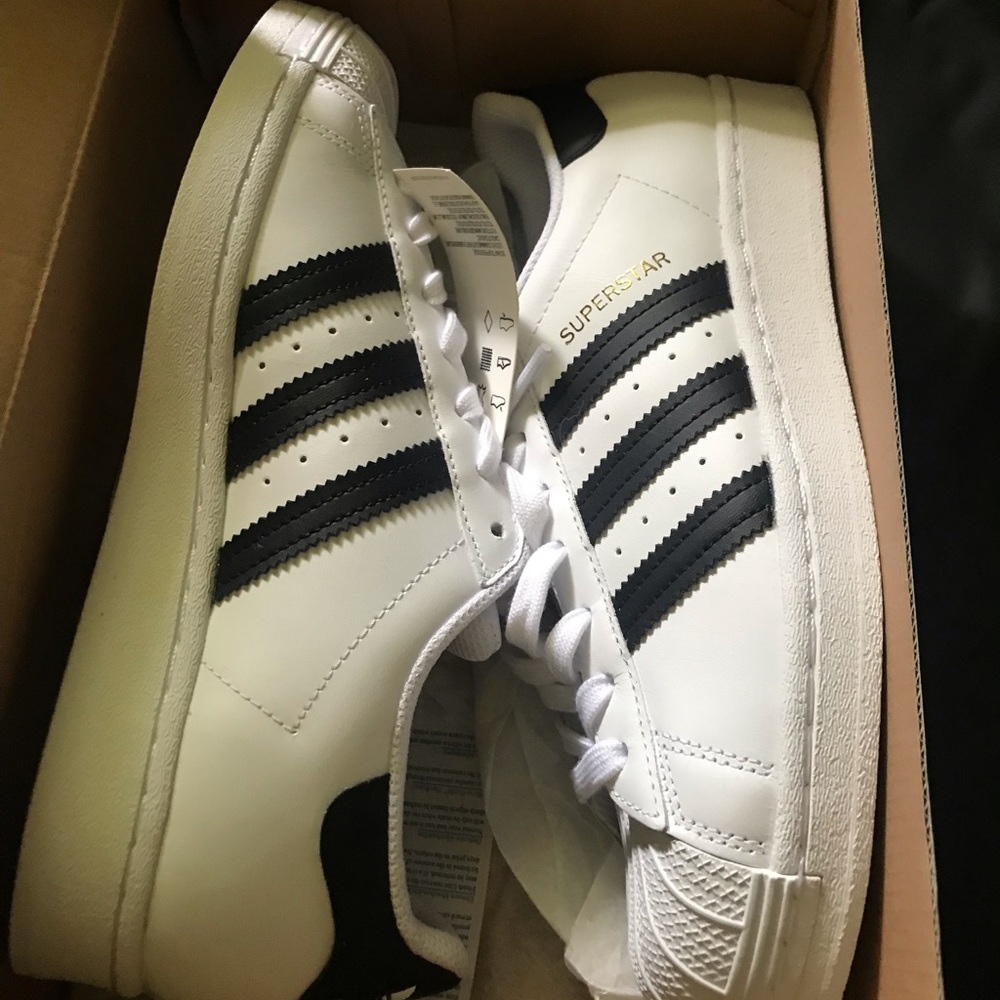Adidas superstar shoes size 8 brand new in box